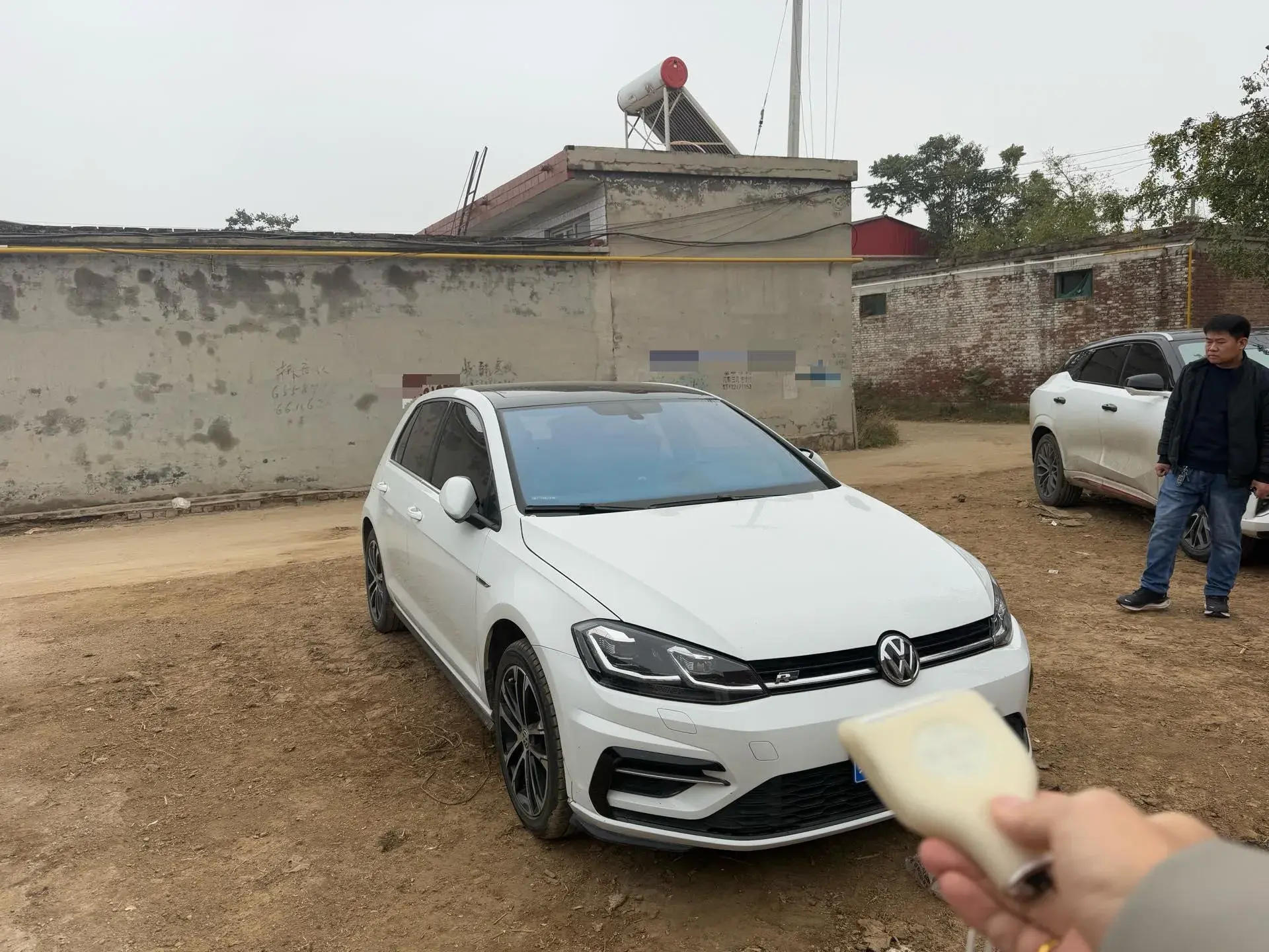 2018 VOLKSWAGEN GOLF thumbnail 3