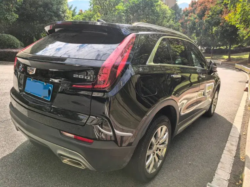 2021 CADILLAC XT4 thumbnail 3