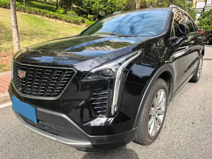 2021 CADILLAC XT4 view 1