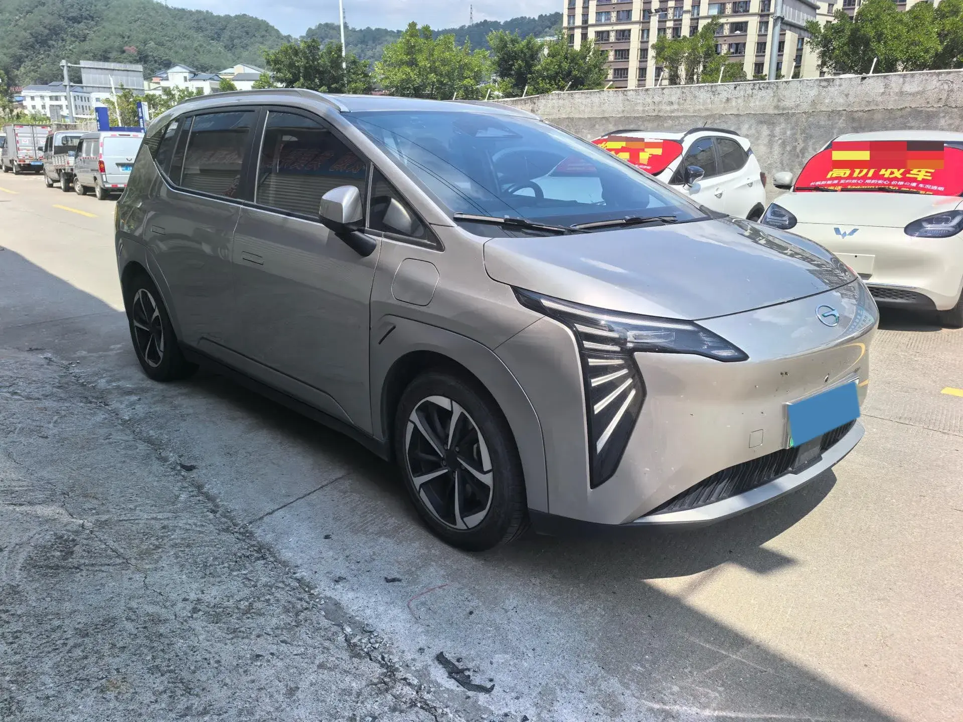 2023 AION Y thumbnail 3