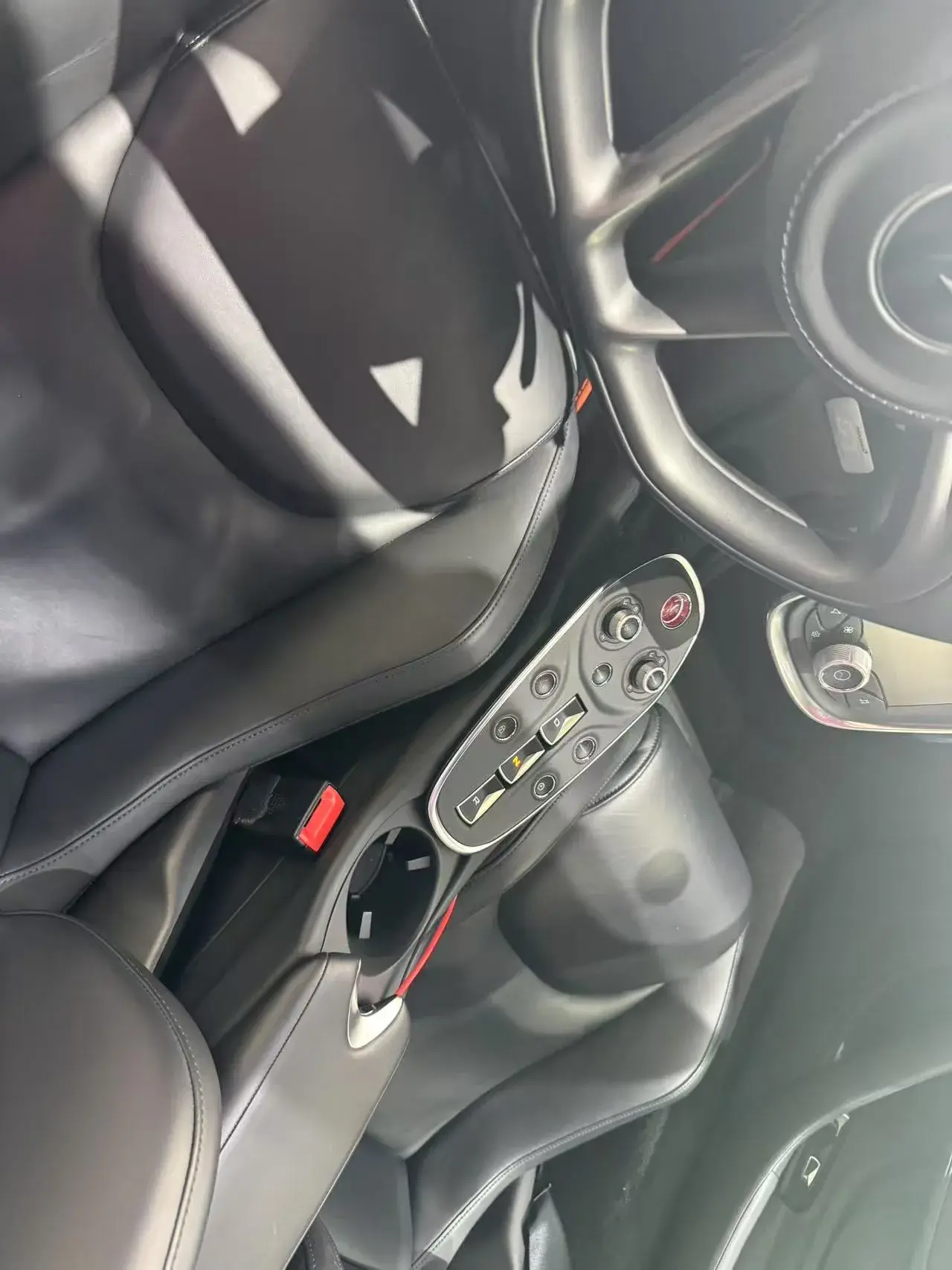 2019 MCLAREN GT thumbnail 4