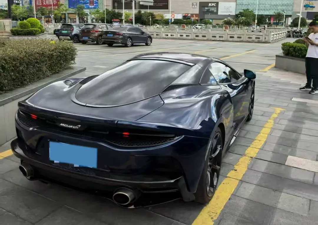 2019 MCLAREN GT thumbnail 3