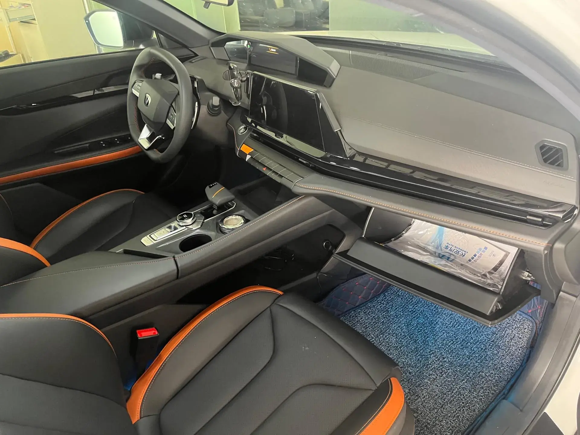 2023 CHANGAN UNI-V thumbnail 2