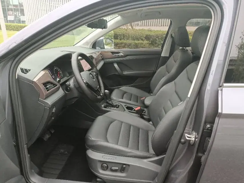 2020 VOLKSWAGEN THARU thumbnail 4