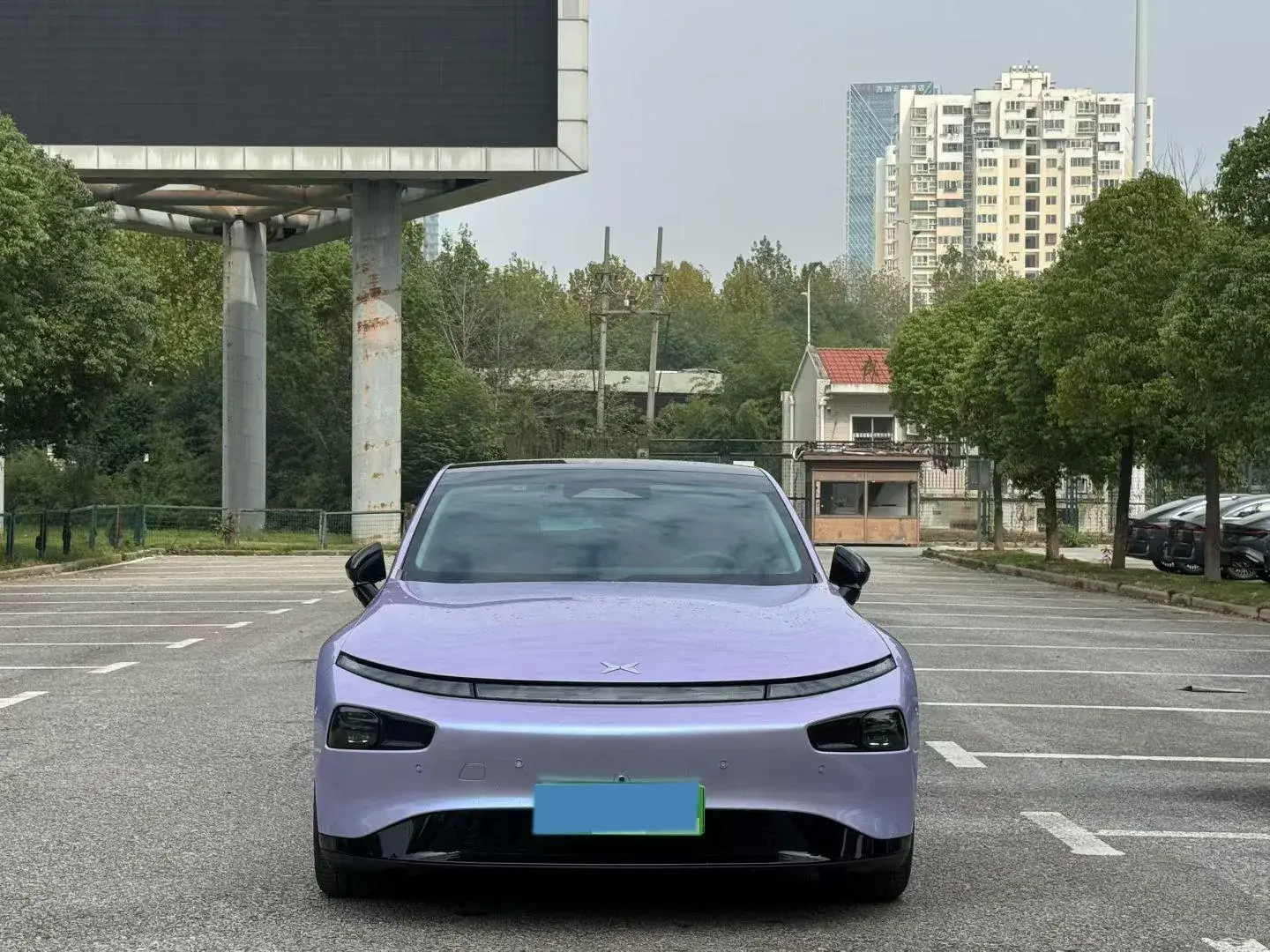 2023 XPENG P7 thumbnail 2