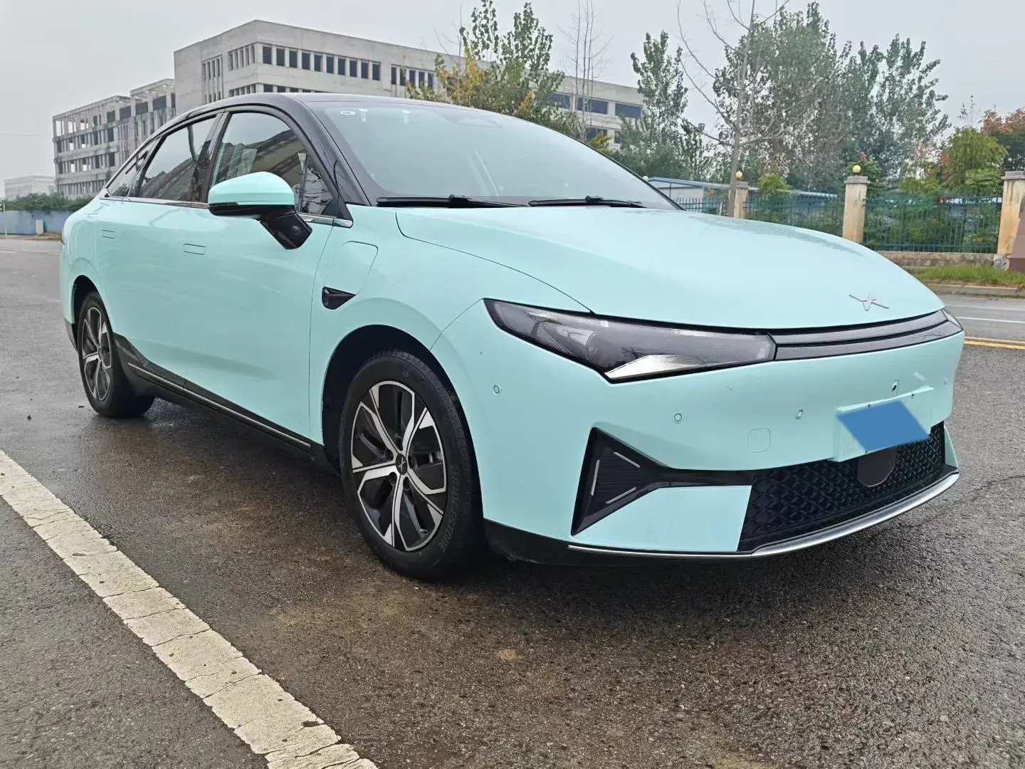 2022 XPENG P5 thumbnail 3