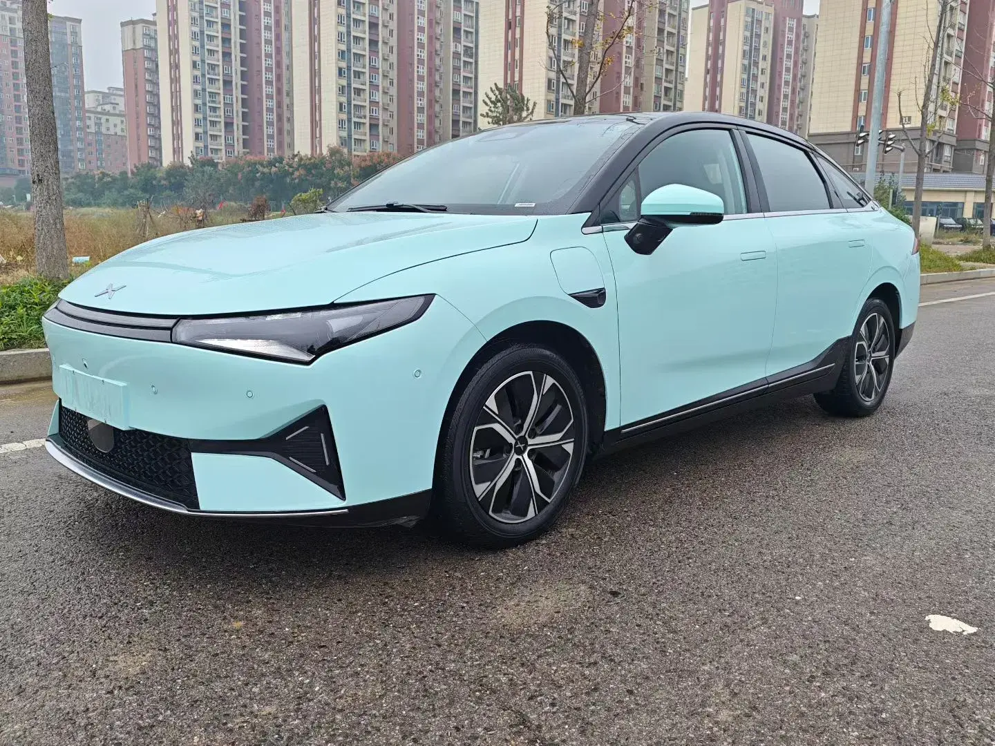 2022 XPENG P5 view 1