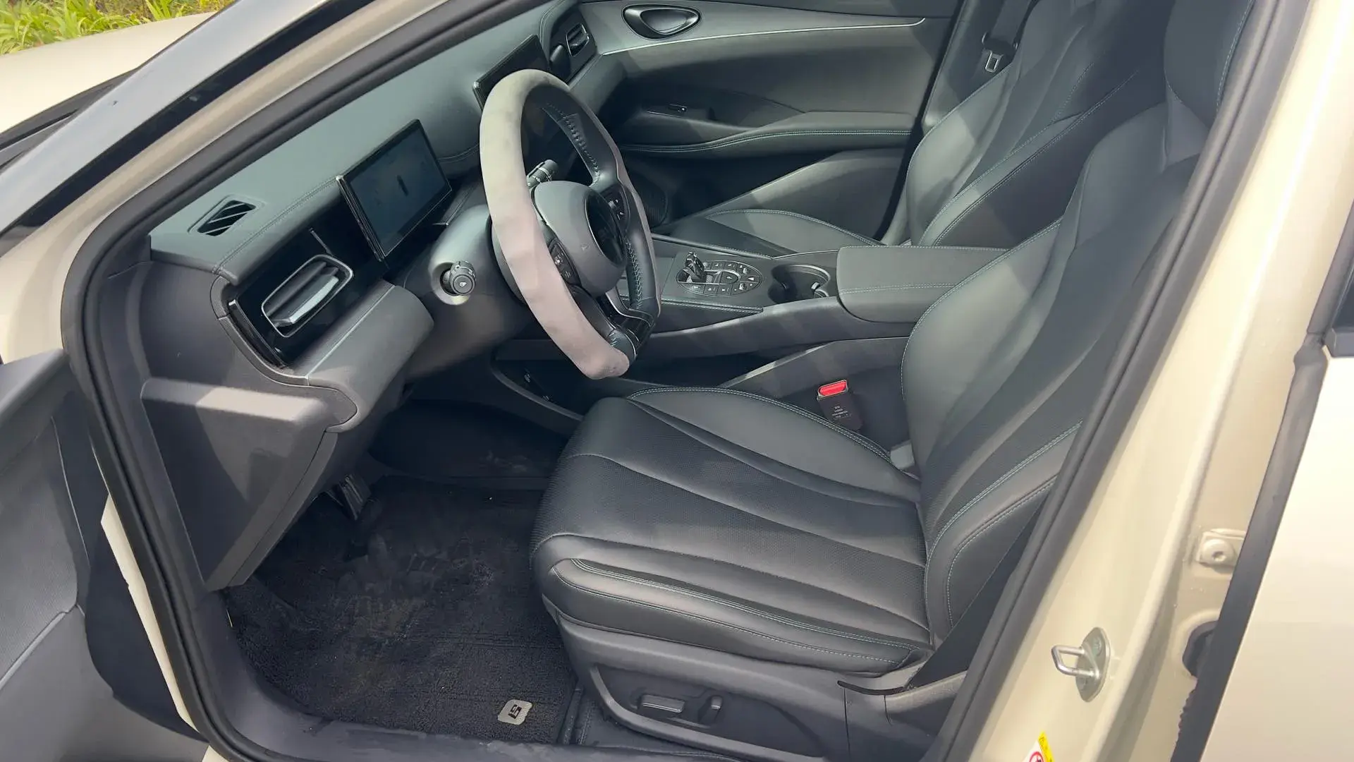 2024 BYD SEAL thumbnail 4