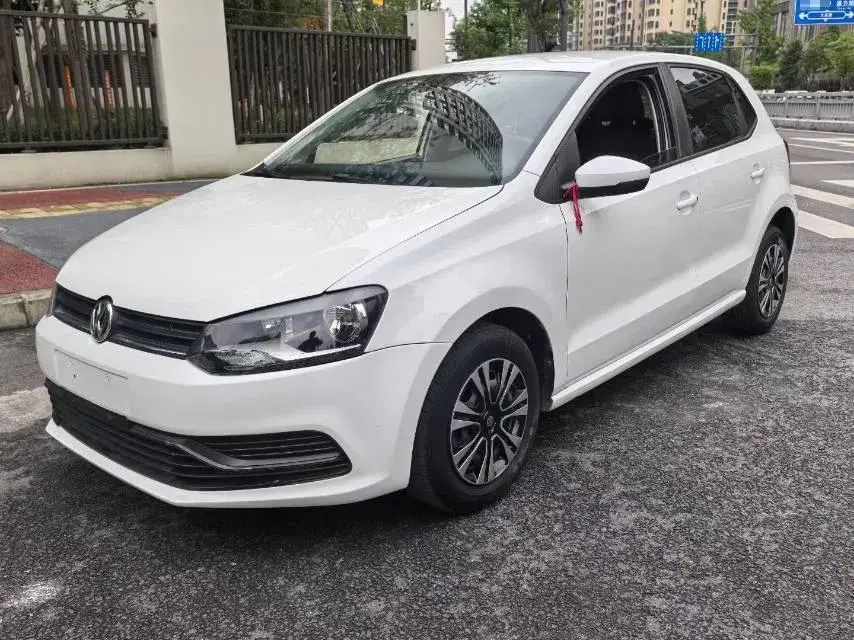 2018 VOLKSWAGEN POLO view 1
