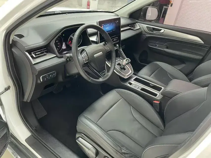 2021 HAVAL M6 thumbnail 4