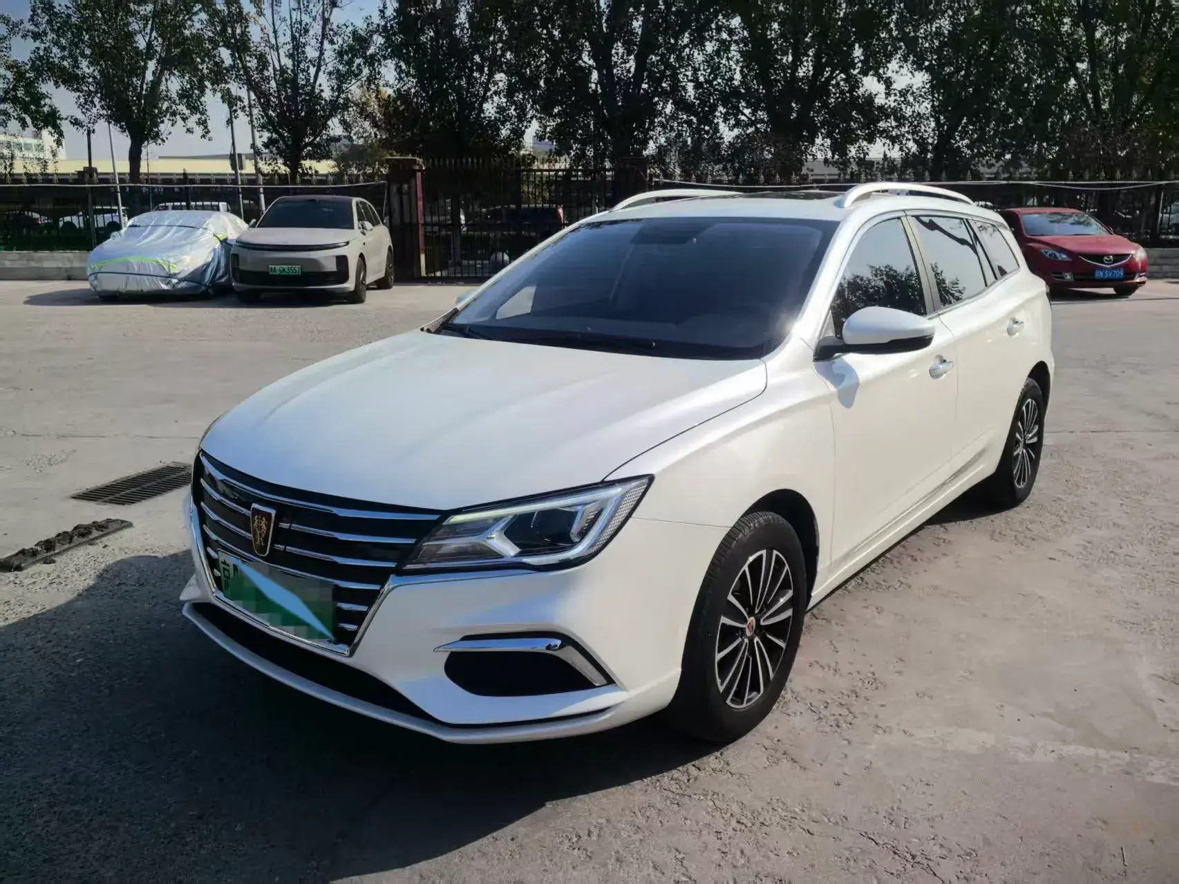 2019 ROEWE EI5 view 1