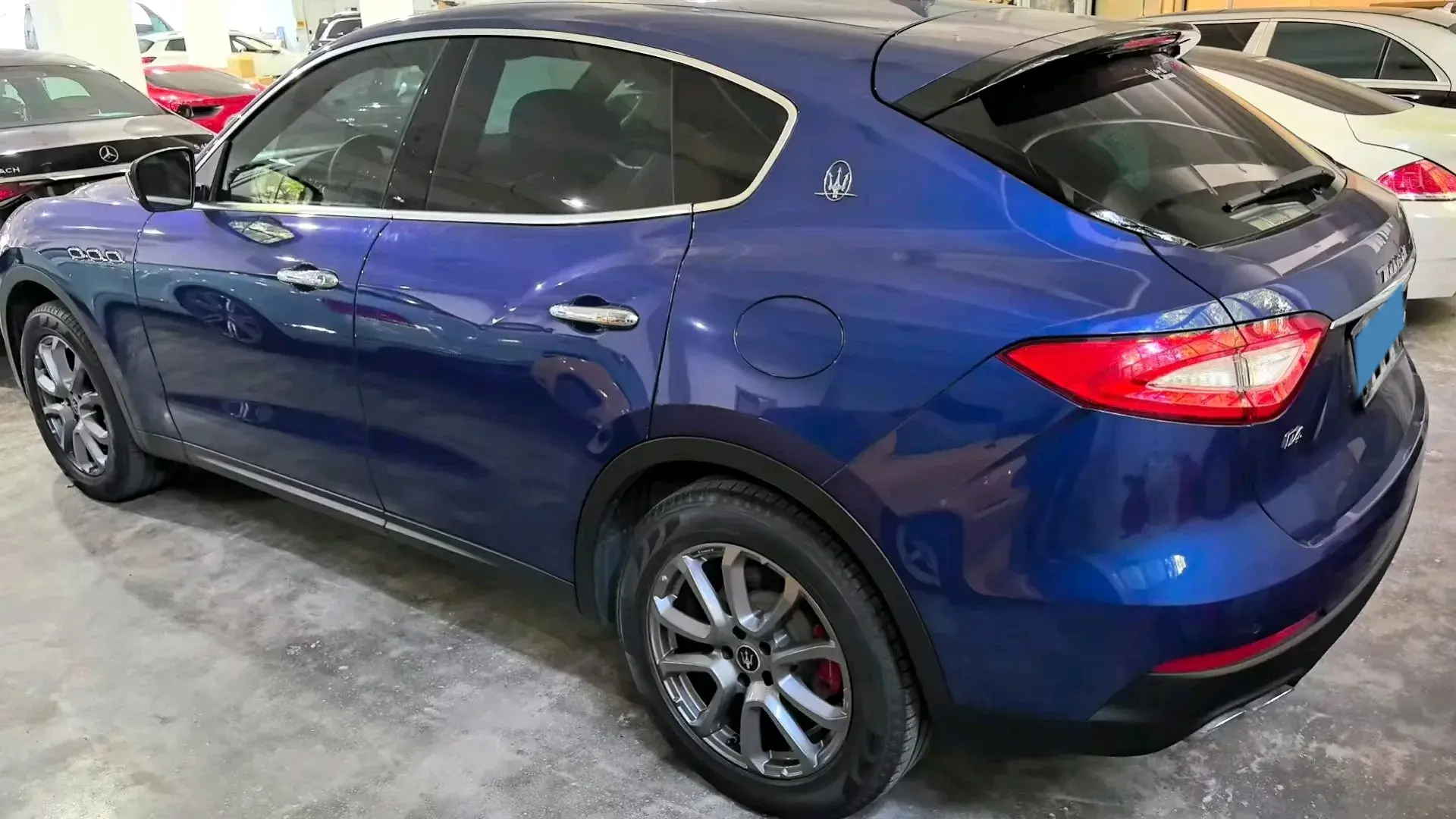 2019 MASERATI LEVANTE thumbnail 2