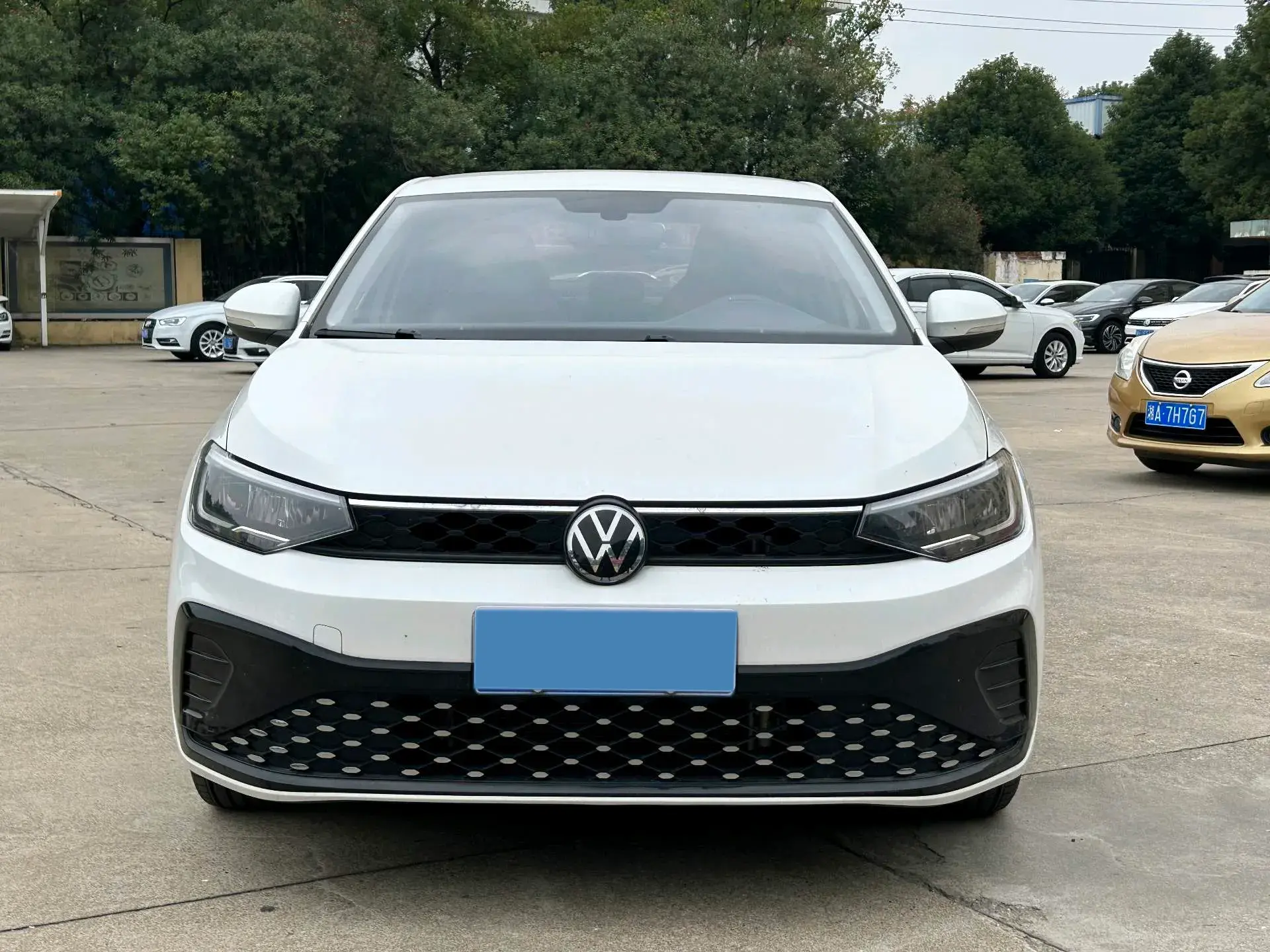 2023 VOLKSWAGEN LAVIDA thumbnail 2