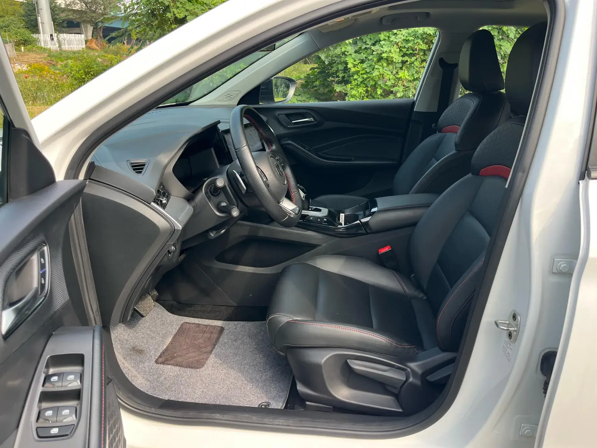 2022 MG 5 thumbnail 4