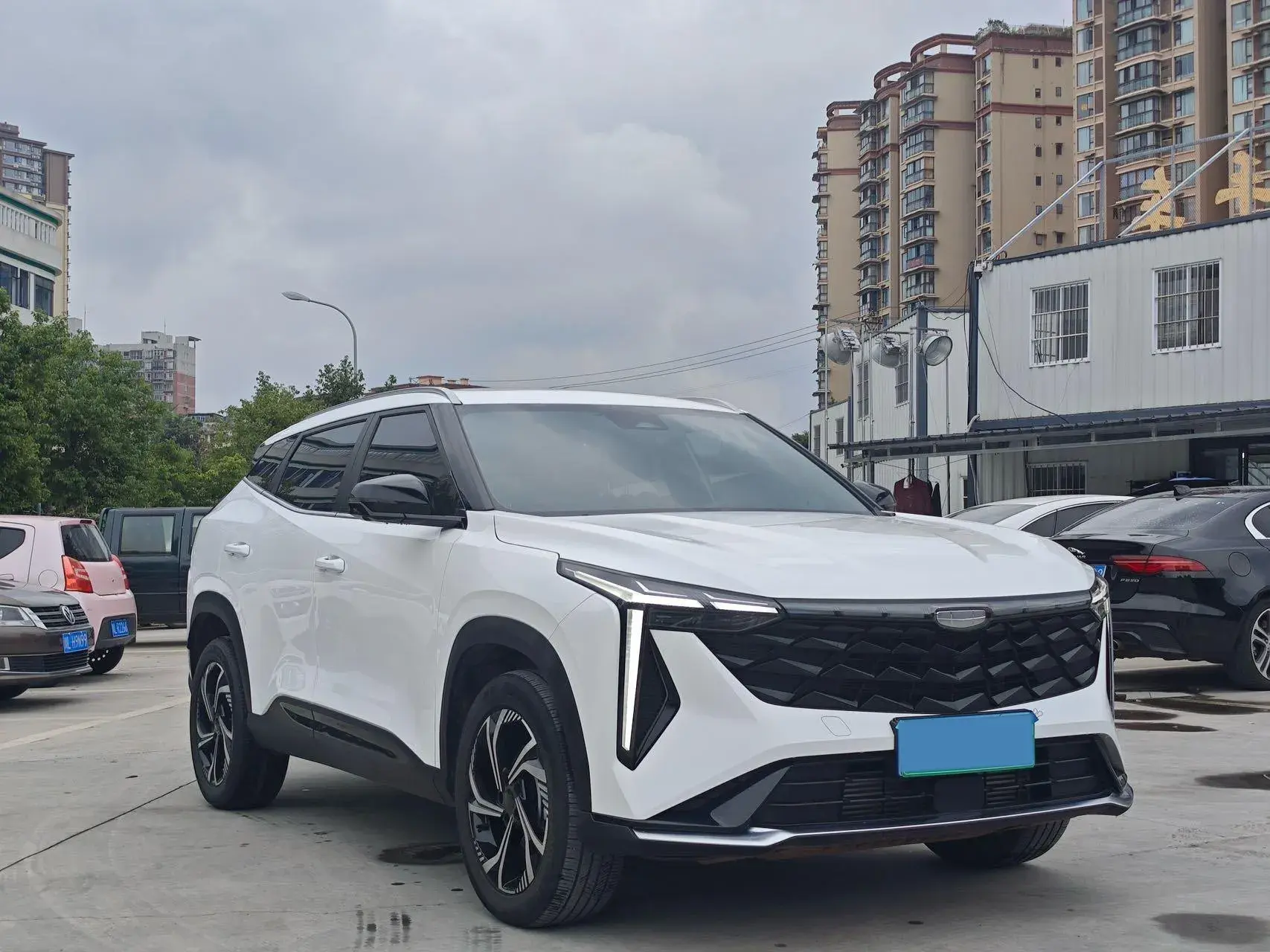 2023 GEELY AZKARRA thumbnail 2