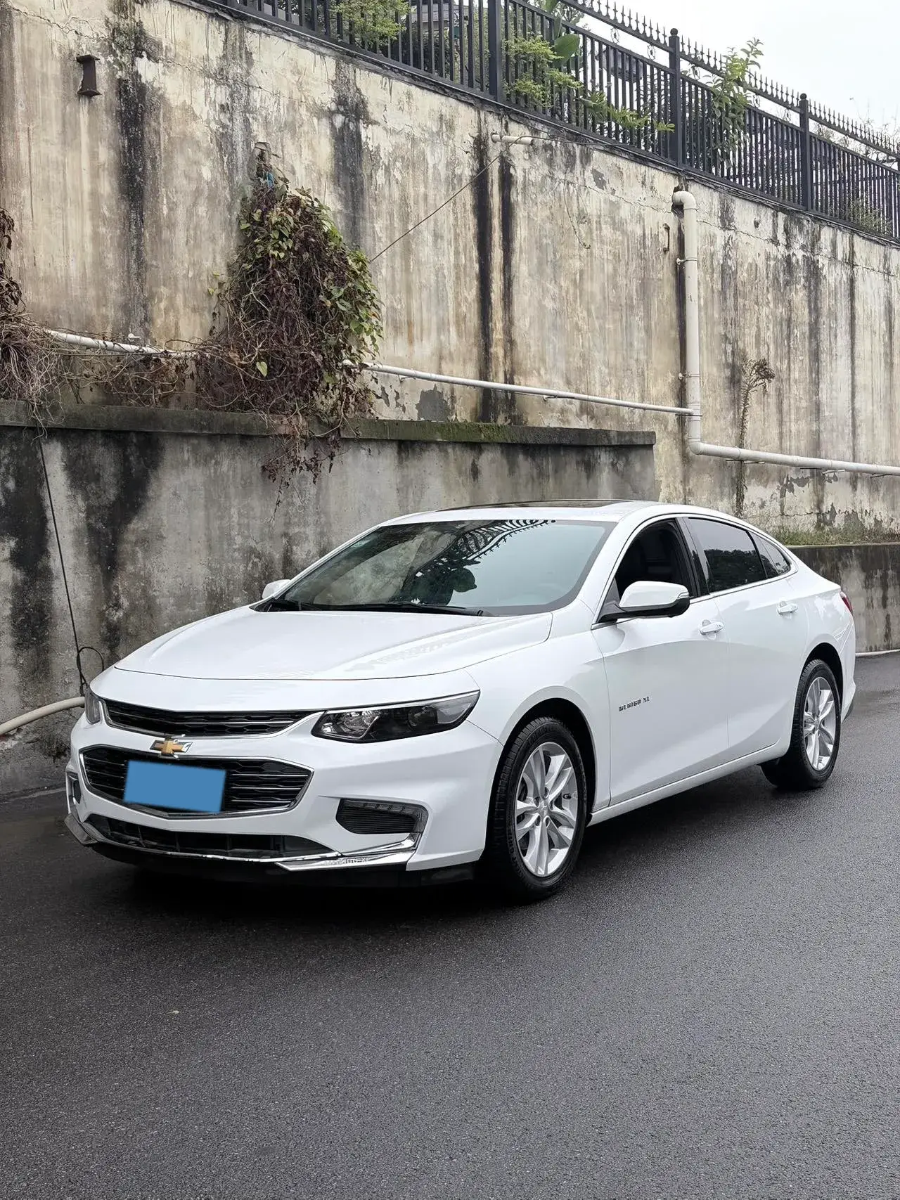 2018 CHEVROLET MALIBU view 1