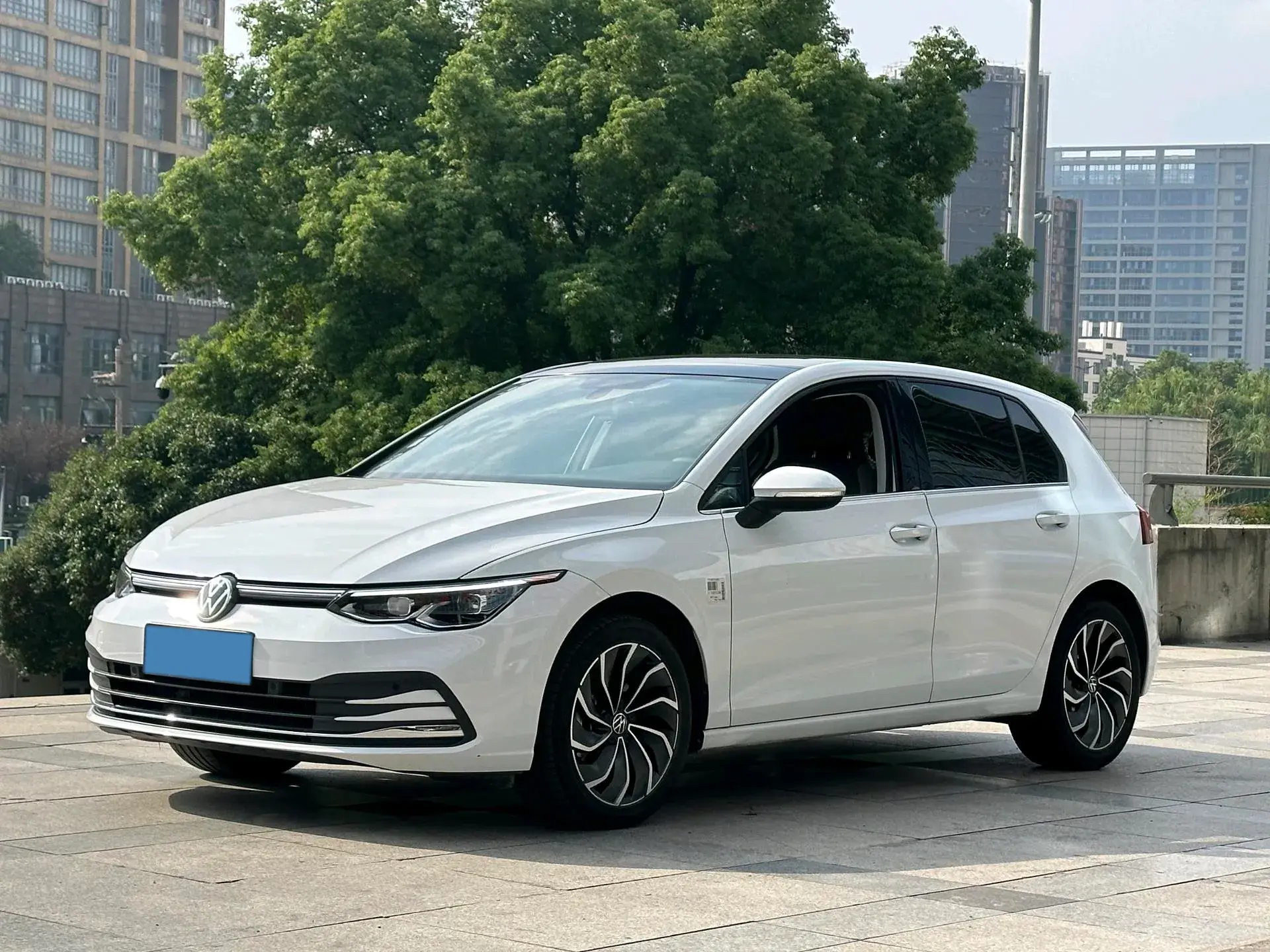 2021 VOLKSWAGEN GOLF view 1