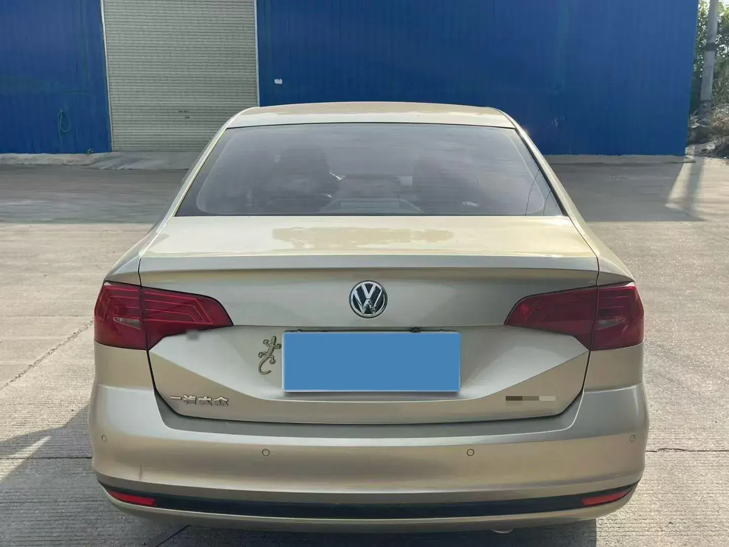 2018 VOLKSWAGEN BORA thumbnail 4