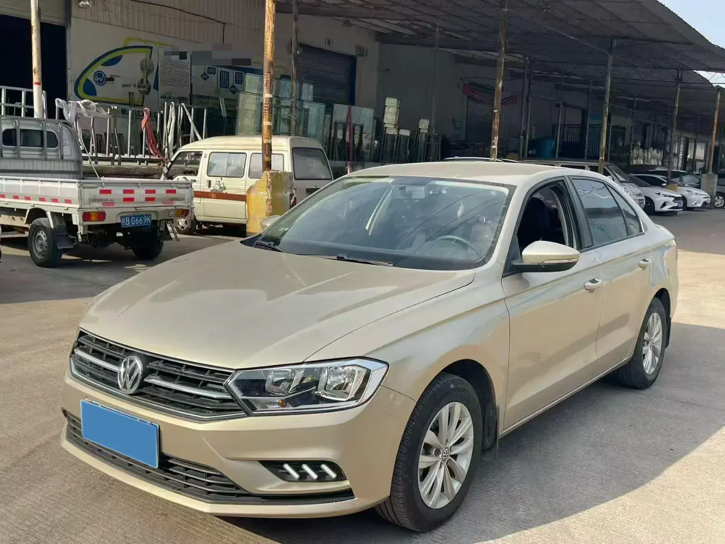 2018 VOLKSWAGEN BORA view 1