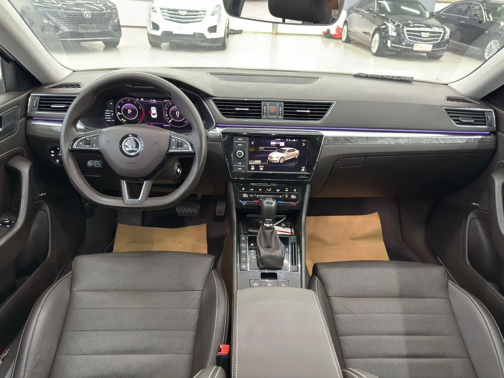 2019 SKODA SUPERB thumbnail 3