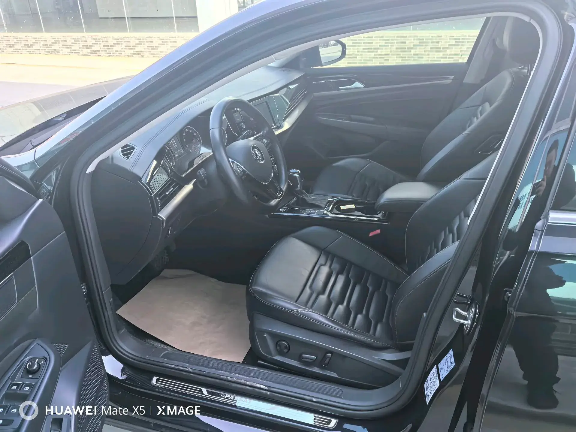 2019 VOLKSWAGEN PASSAT thumbnail 3