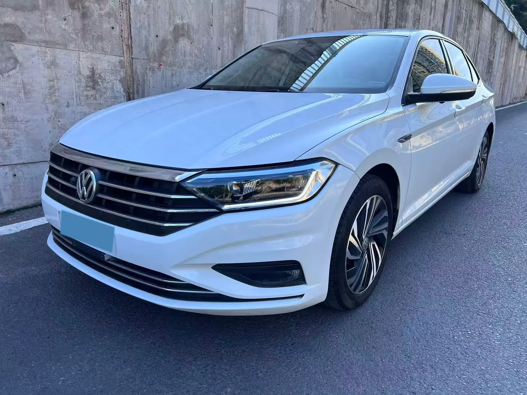 2021 VOLKSWAGEN SAGITAR view 1