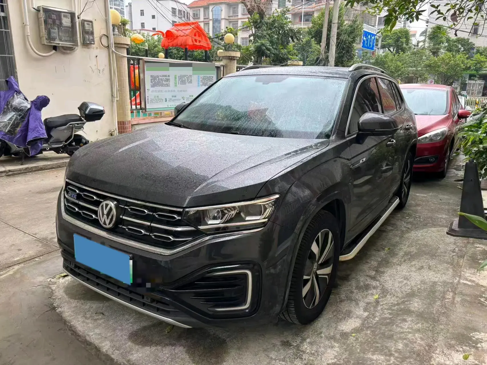 2020 VOLKSWAGEN TAYRON view 1