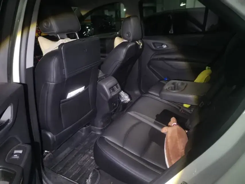 2018 CHEVROLET EQUINOX thumbnail 3