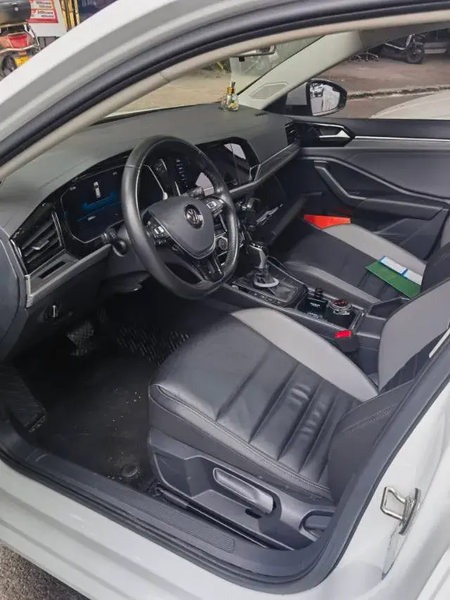 2022 VOLKSWAGEN SAGITAR thumbnail 2