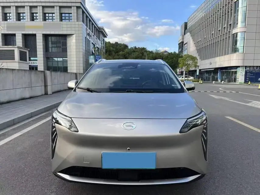 2023 AION Y thumbnail 2