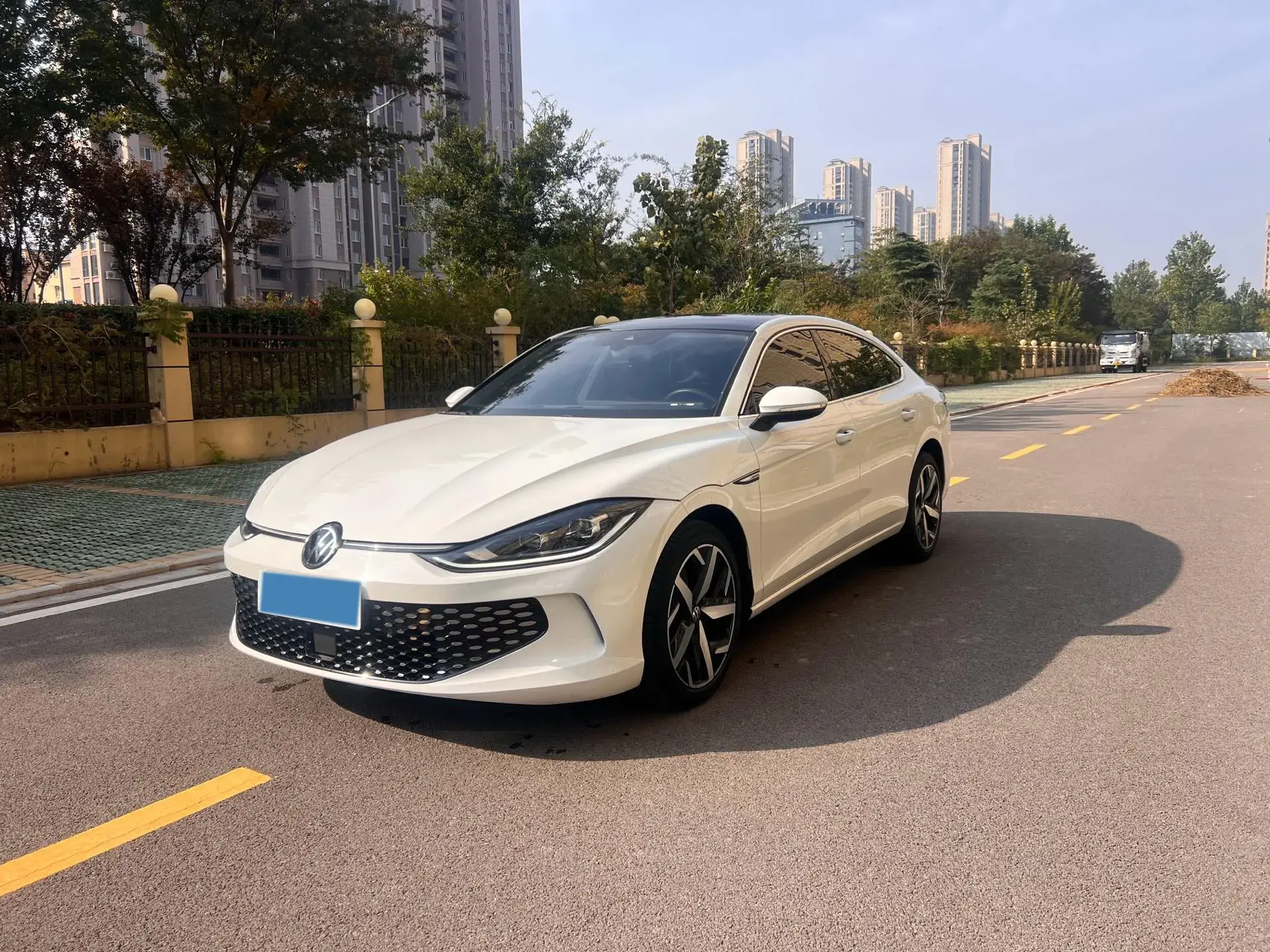 2023 VOLKSWAGEN LAMANDO view 1