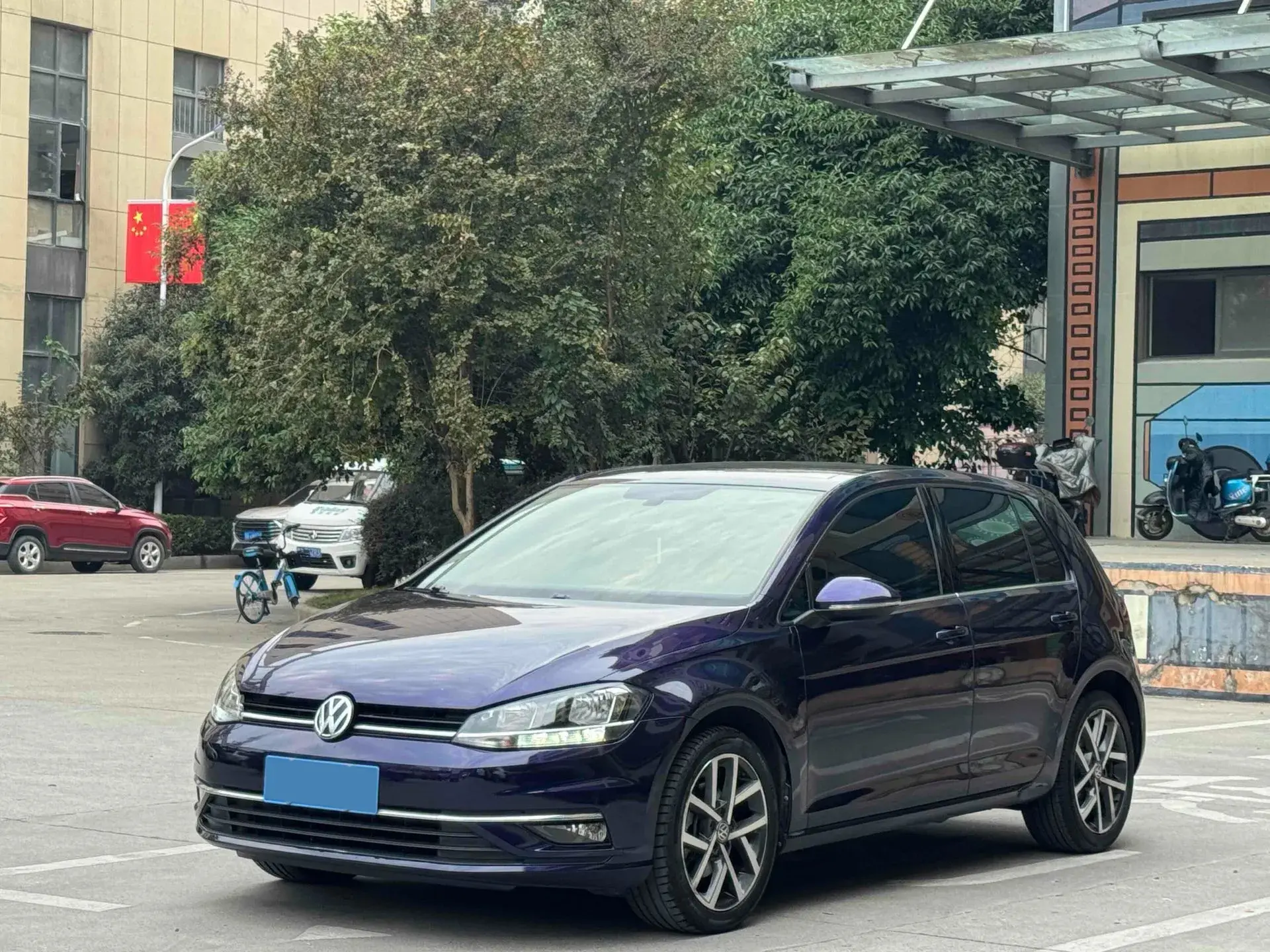 2018 VOLKSWAGEN GOLF view 1