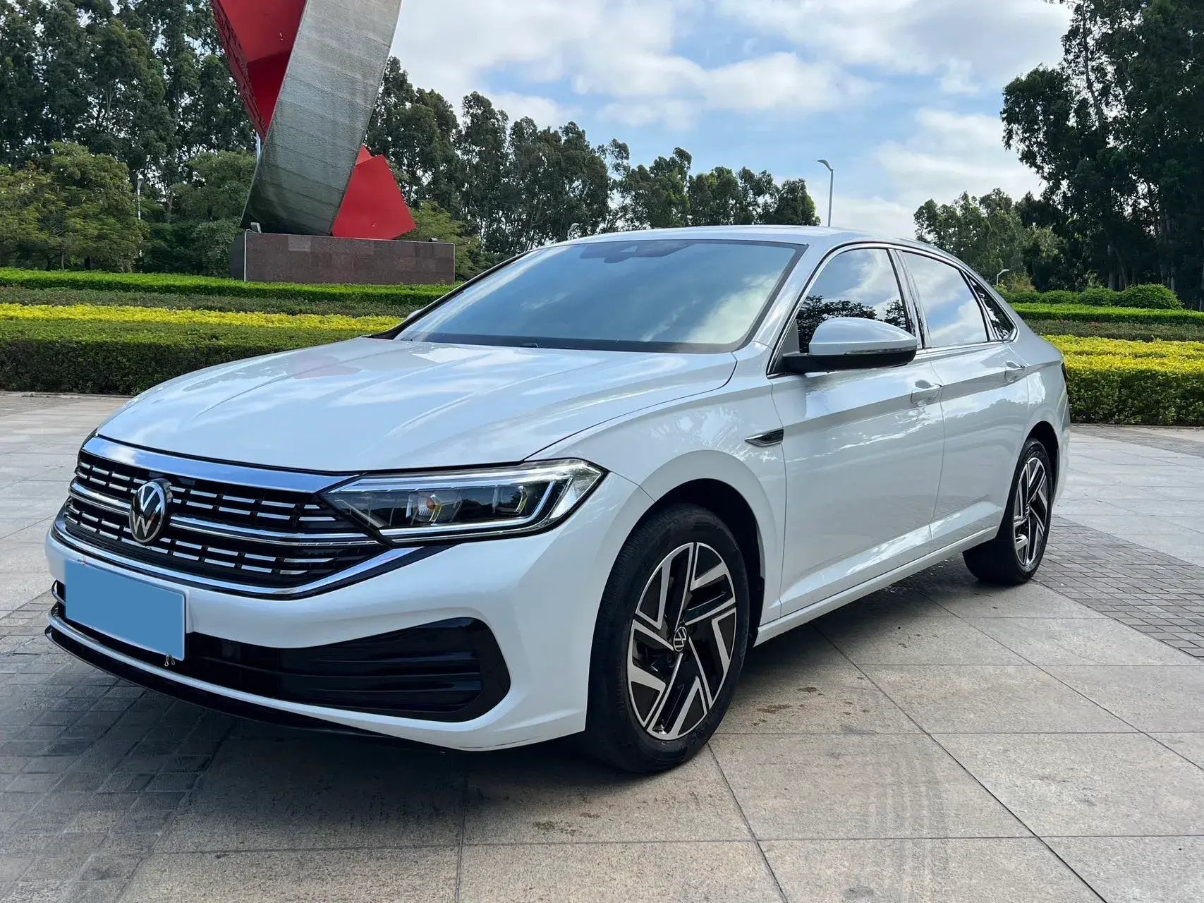 2025 VOLKSWAGEN SAGITAR view 1