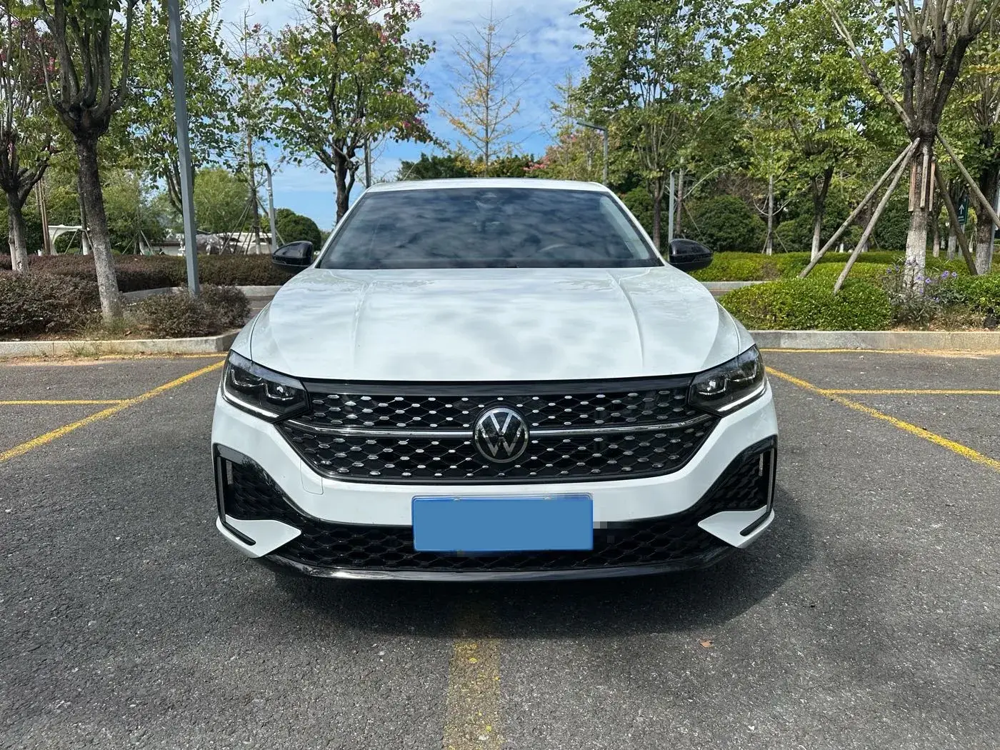 2023 VOLKSWAGEN LAVIDA thumbnail 2