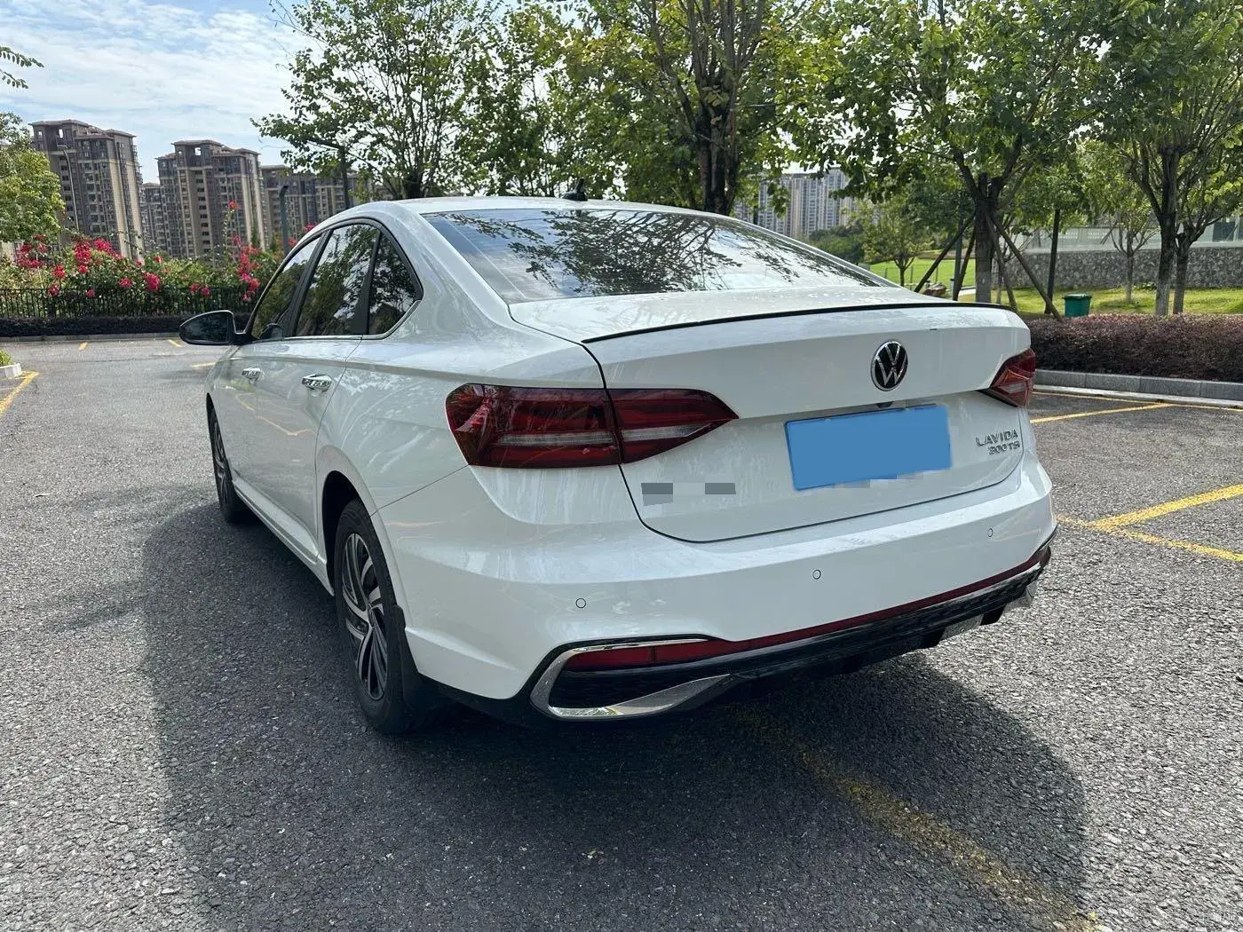 2023 VOLKSWAGEN LAVIDA thumbnail 4