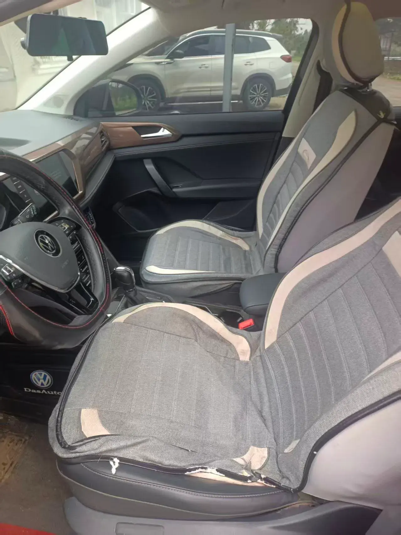 2022 VOLKSWAGEN THARU thumbnail 3