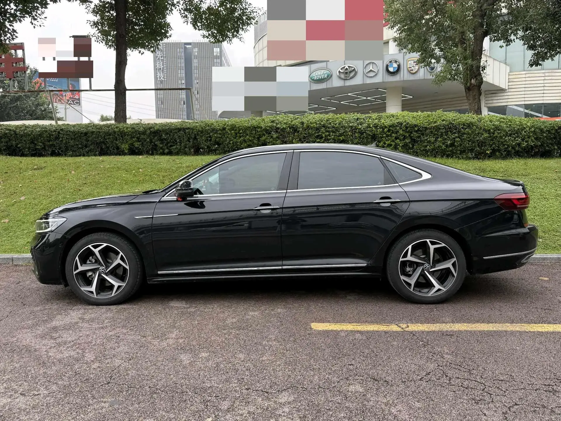 2023 VOLKSWAGEN PASSAT thumbnail 4