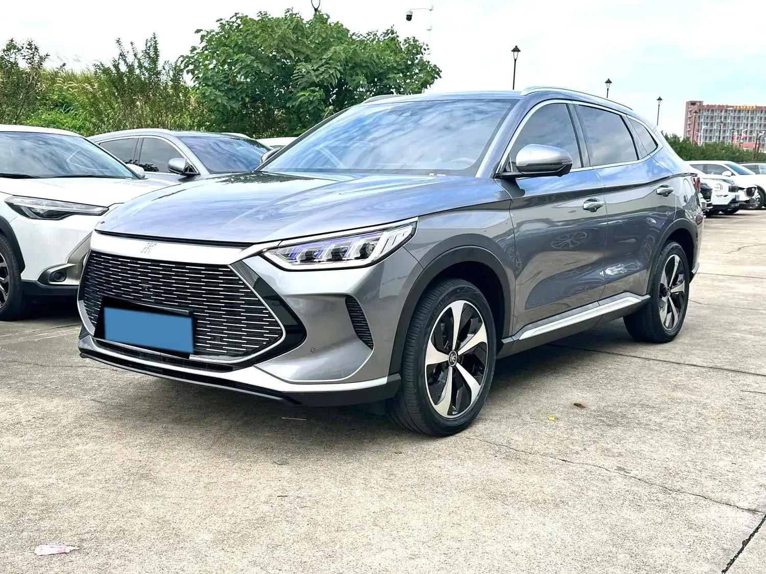 2023 BYD SONG view 1