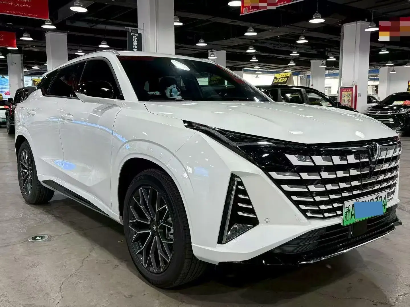 2025 CHANGAN UNI-Z thumbnail 3