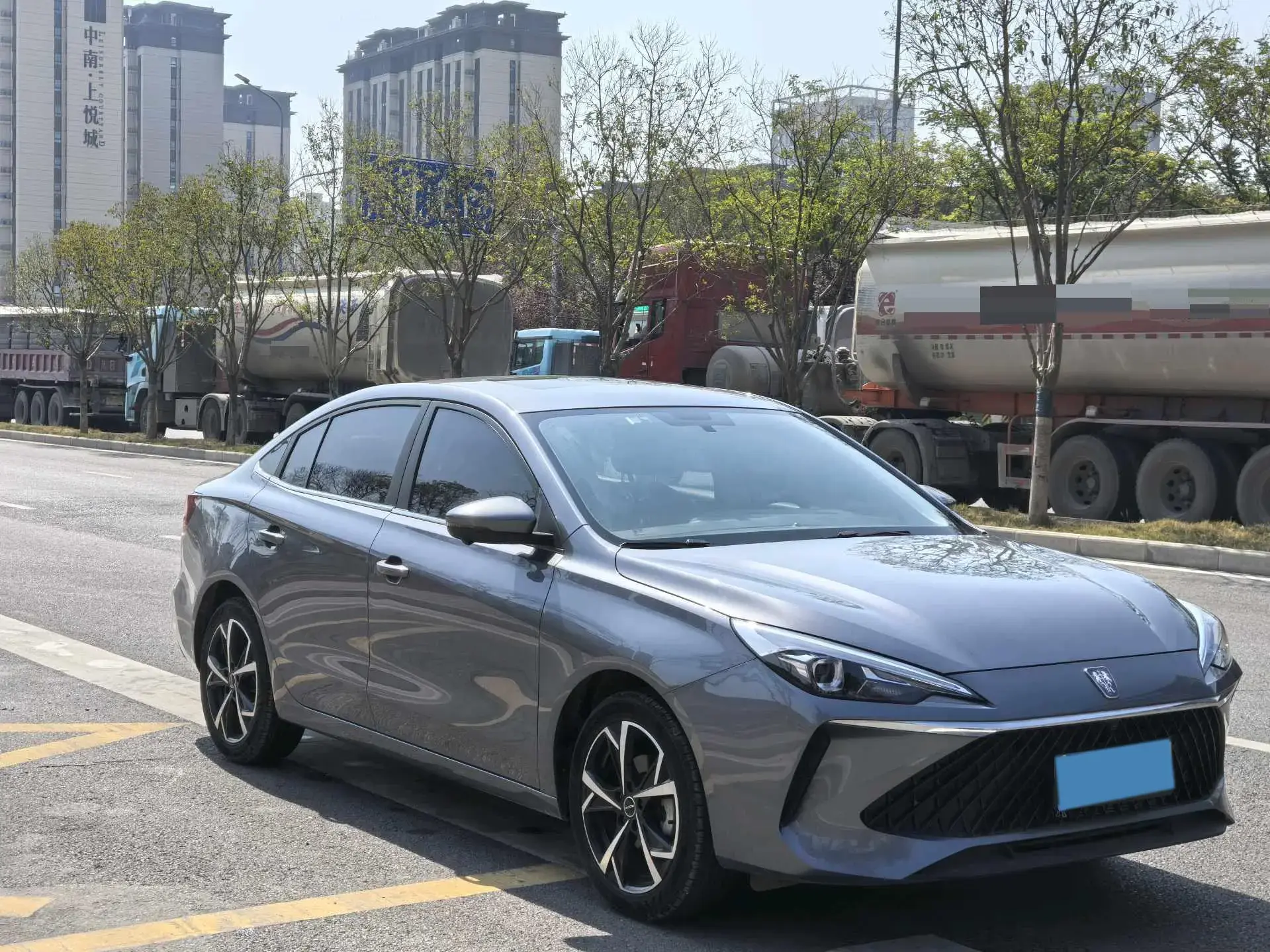 2023 ROEWE I5 thumbnail 3