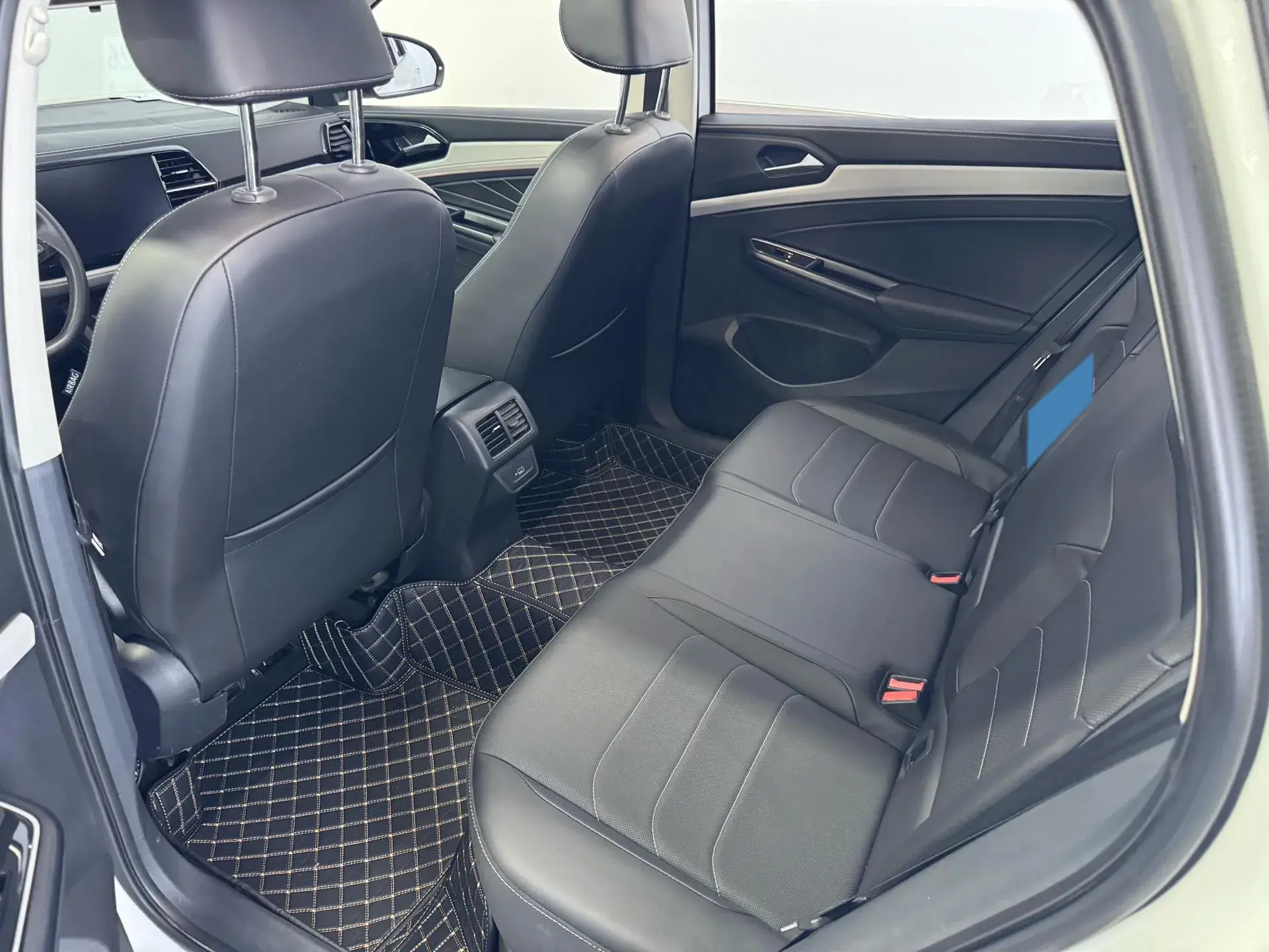 2022 JETTA VS7 thumbnail 4