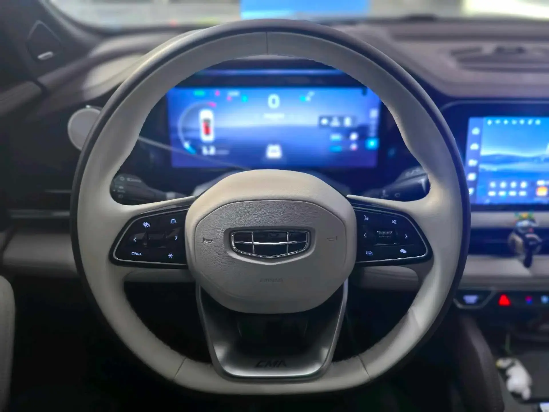 2021 GEELY MONJARO thumbnail 4