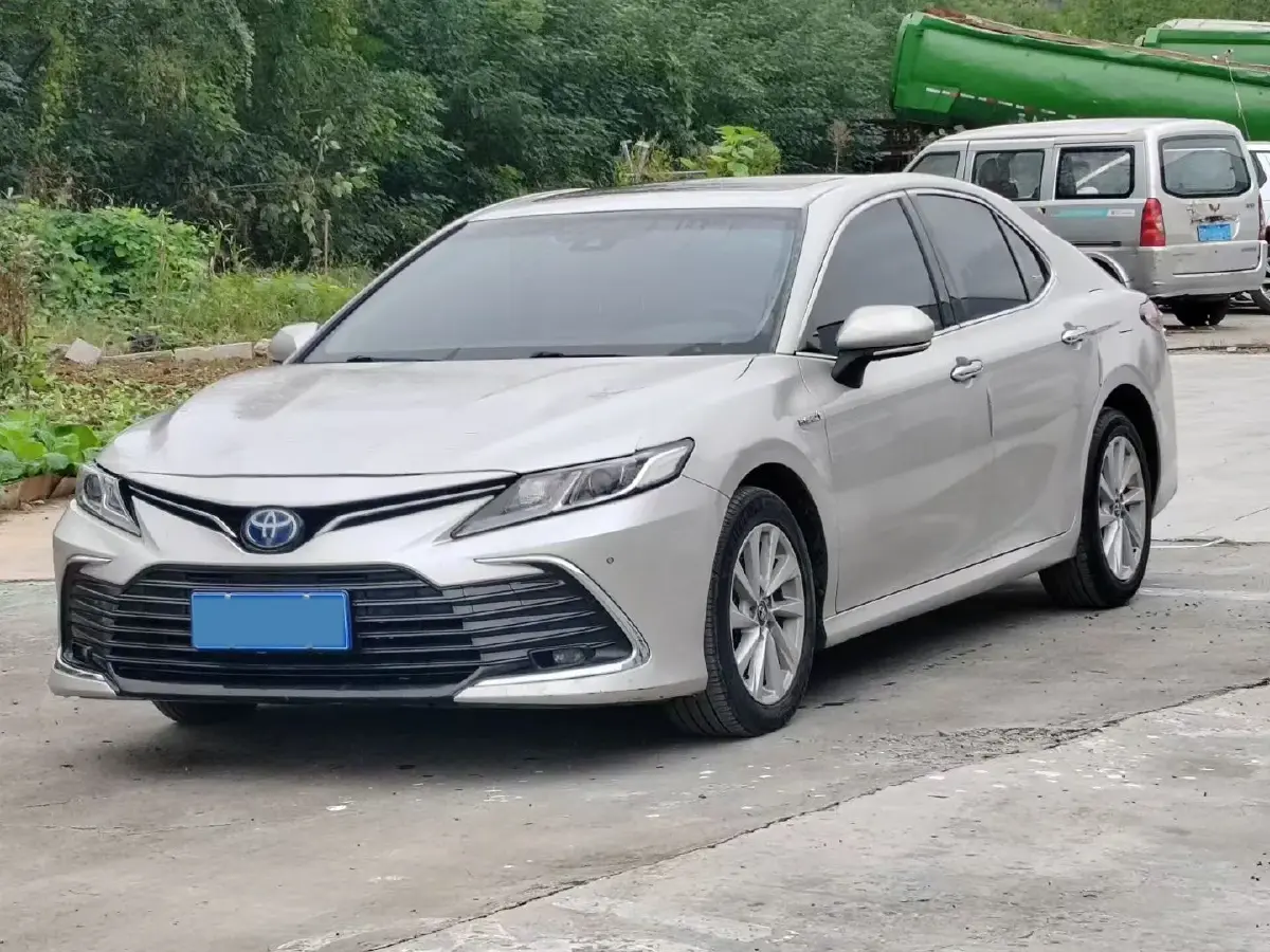 2021 Toyota Camry 2.5L 178HP L4 E-CVT Hybrid