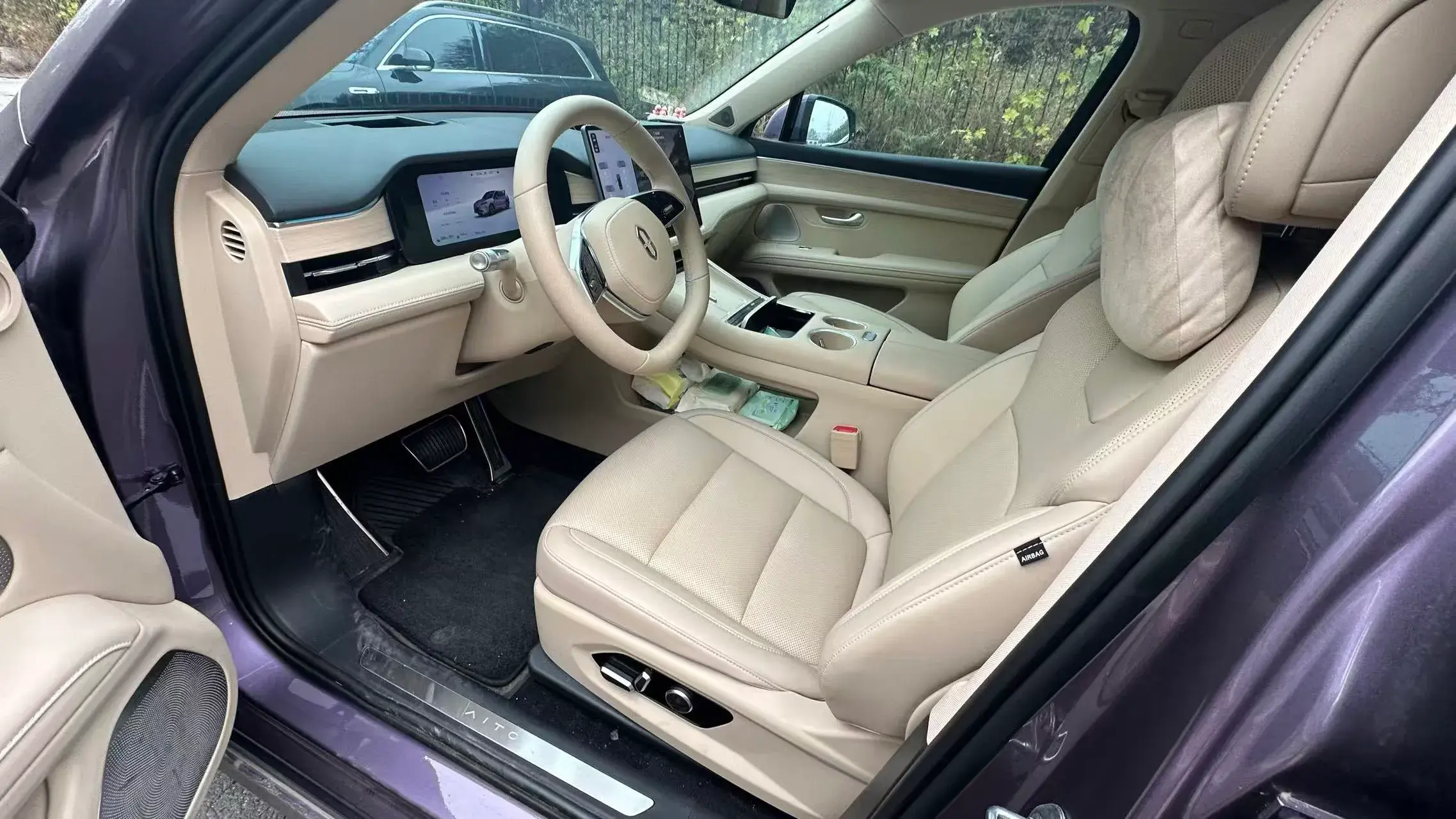 2025 AITO AITO thumbnail 3