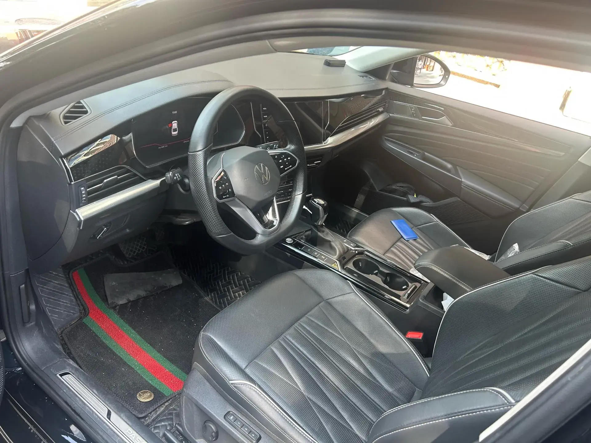 2023 VOLKSWAGEN PASSAT thumbnail 2