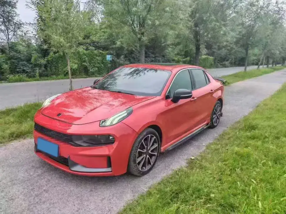 2018 LYNK&CO 03 view 1