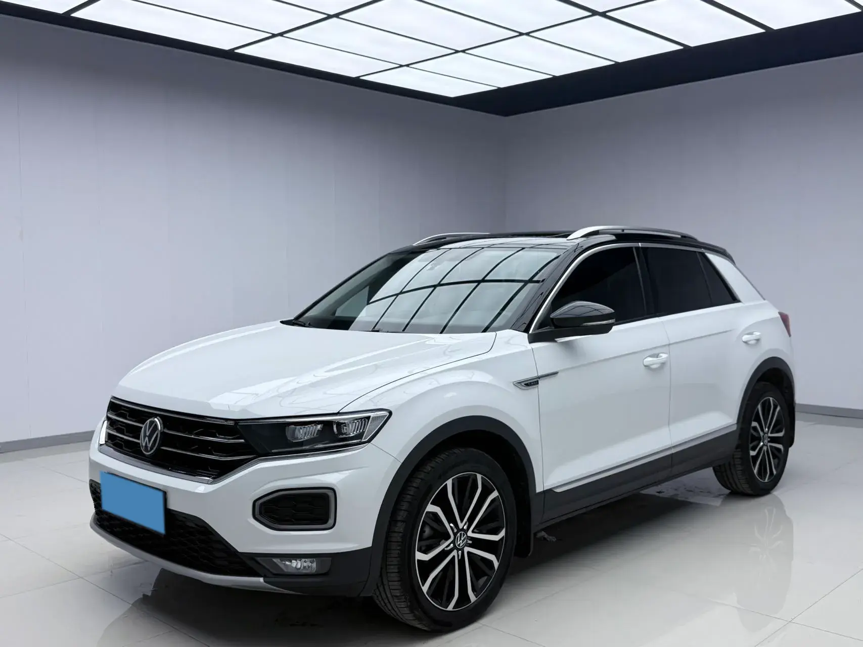 2021 VOLKSWAGEN T-ROC view 1