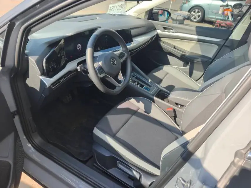 2024 VOLKSWAGEN GOLF thumbnail 3