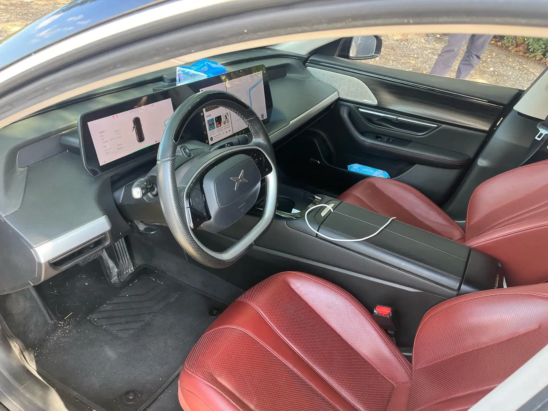 2020 XPENG P7 thumbnail 4