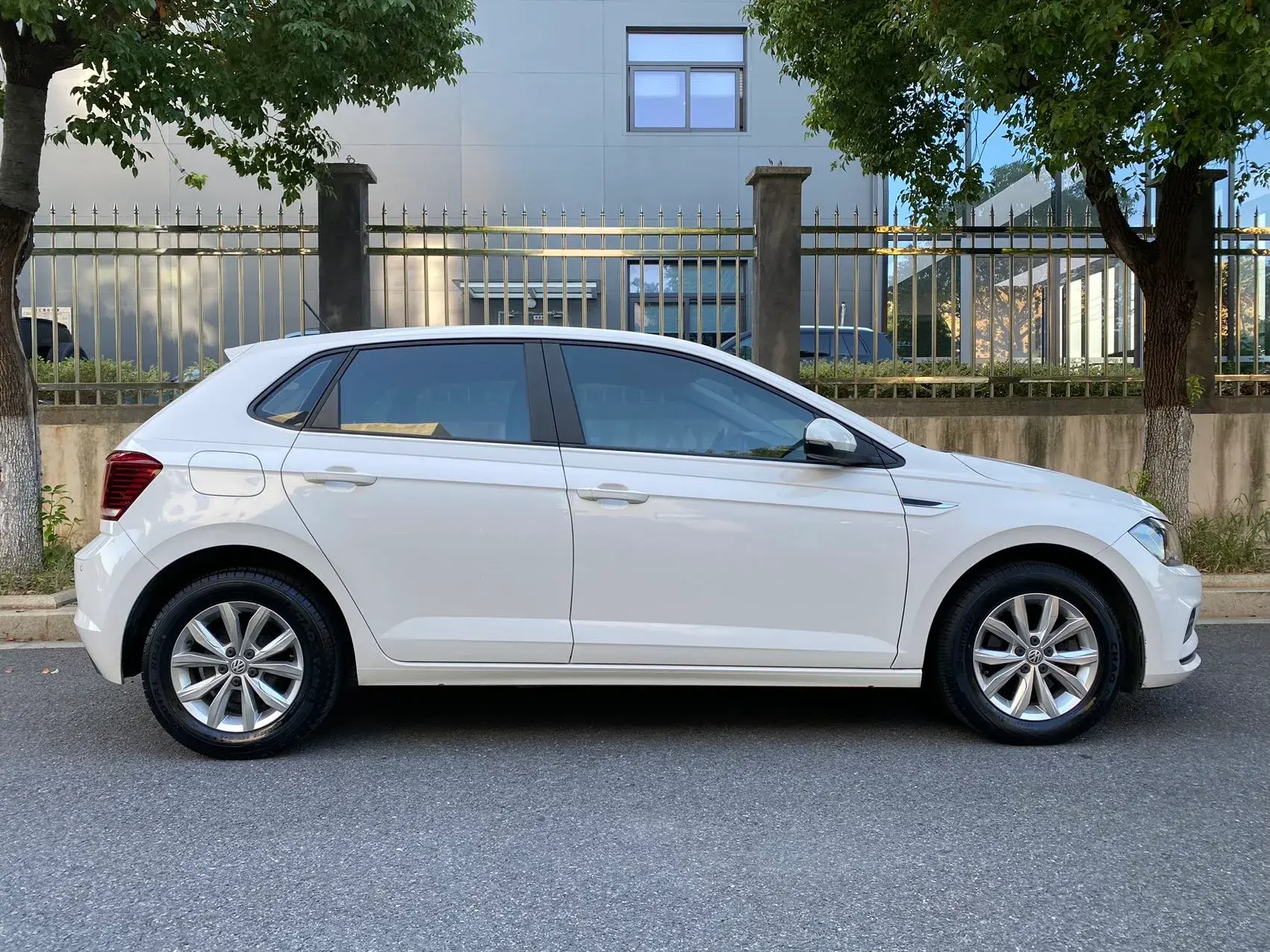 2019 VOLKSWAGEN POLO thumbnail 2